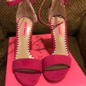 Betsy Johnson Dress Rallo Dress Sandal.